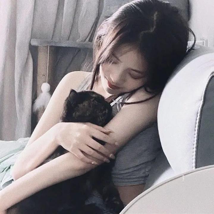 艳丽娇娃